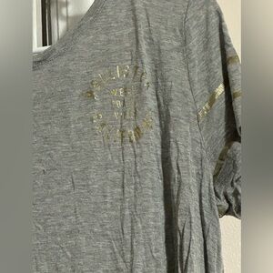 Hollister Women’s Gray Hollister T-shirt Size: L